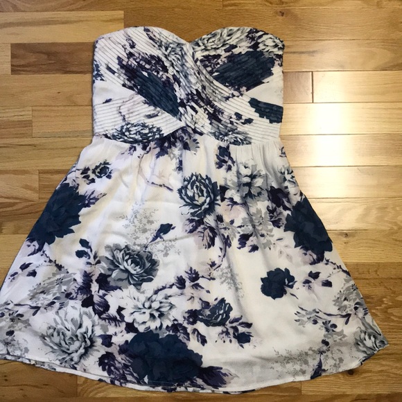 Urban Outfitters Dresses & Skirts - URBAN OUTFITTERS- KIMCHI BLUE ⭐️ Size: SMALL